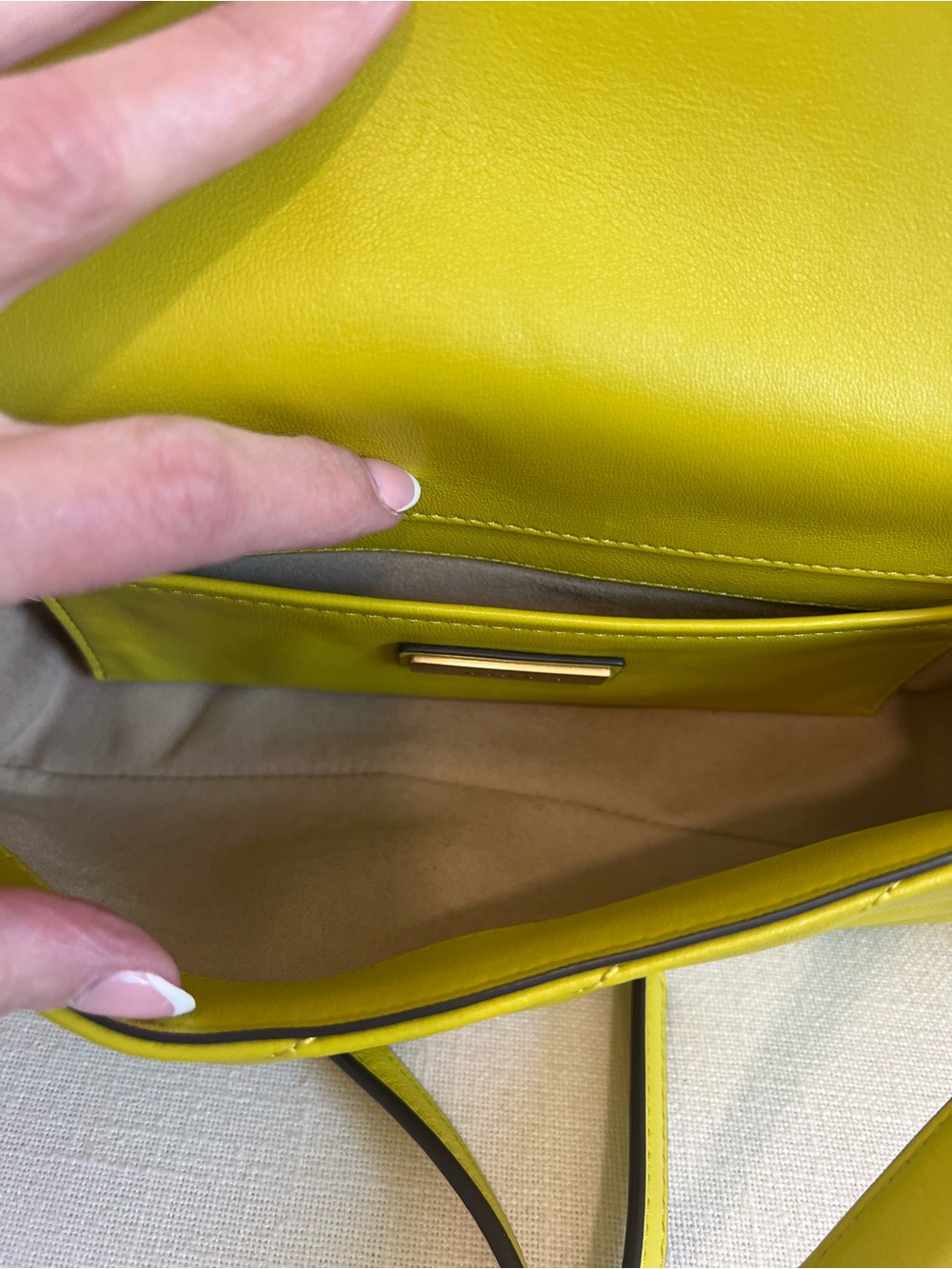 Tory Burch Island Chartreuse Quilted Kira Shoulder Bag with Gold Logo NWOT 🌷 - Picture 4 of 6